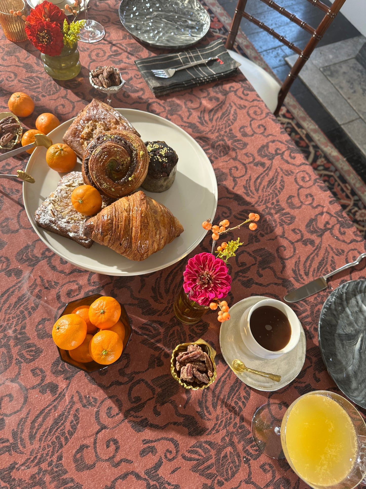 Kelly Wearstler Dune Cake Stand