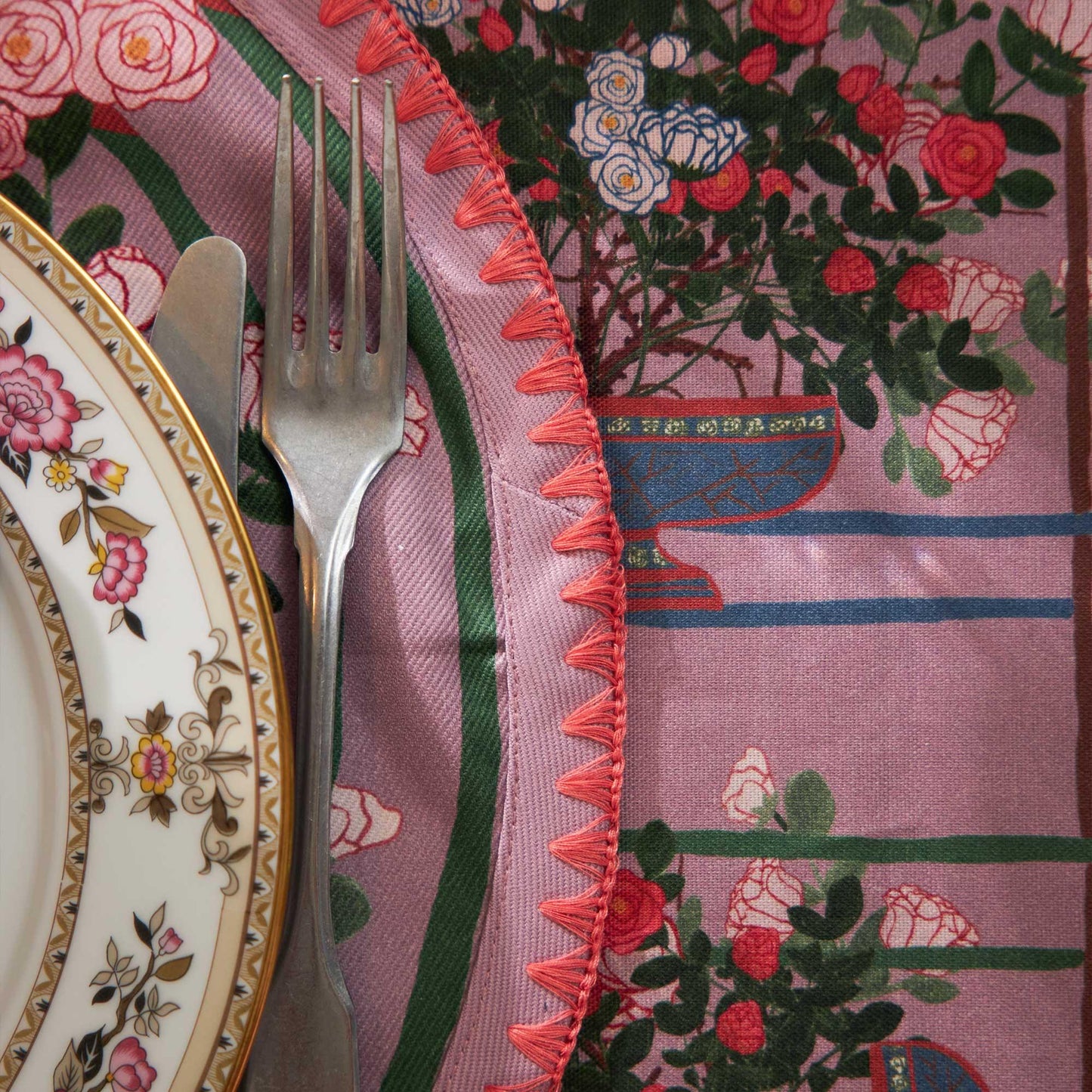 La Vie en Rose Round Placemats | Set of 6